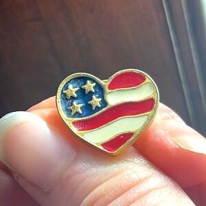2001 Avon American Flag Vintage Pin